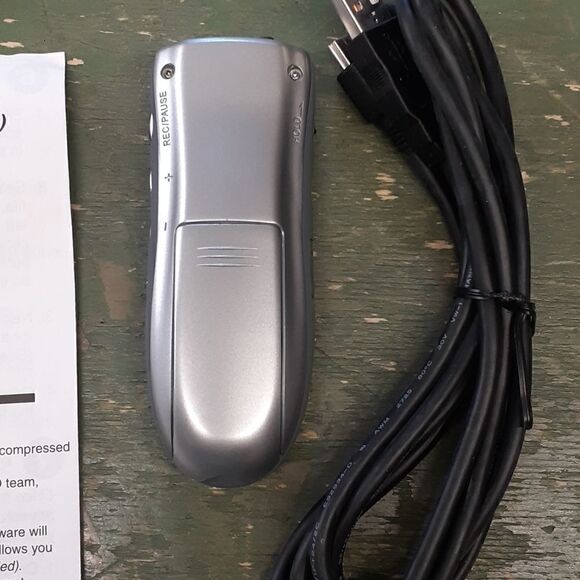 DateXX DV8 (16 MB, 7 Hours) Handheld Digital Voice Recorder - Picture 6 of 7